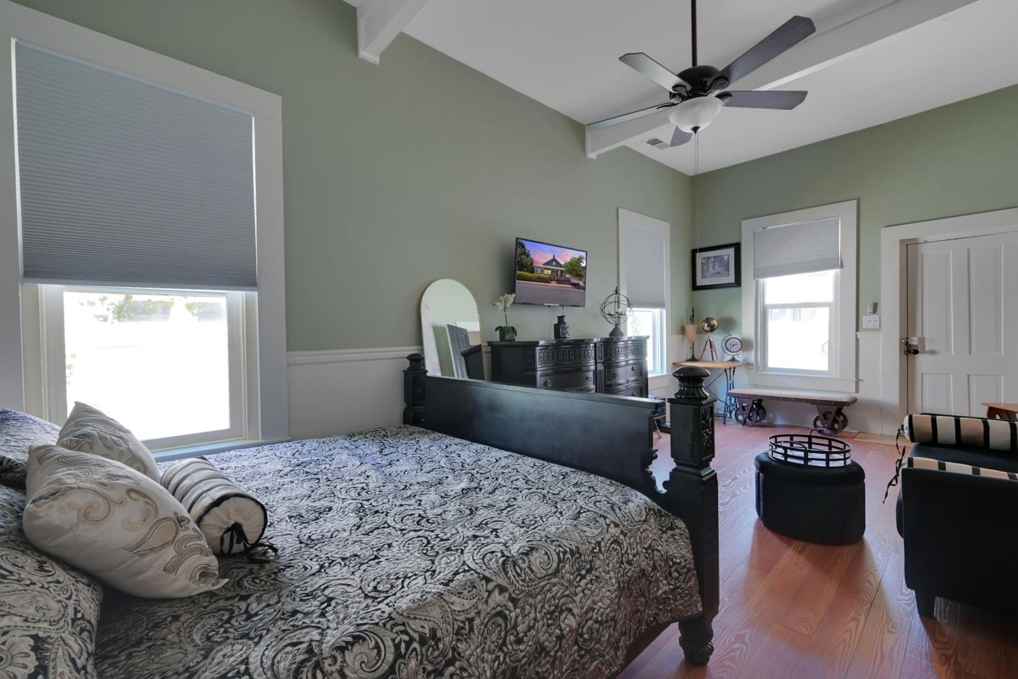 Spacious Downtown Jackson Retreat- Historic Hangout Exterior photo
