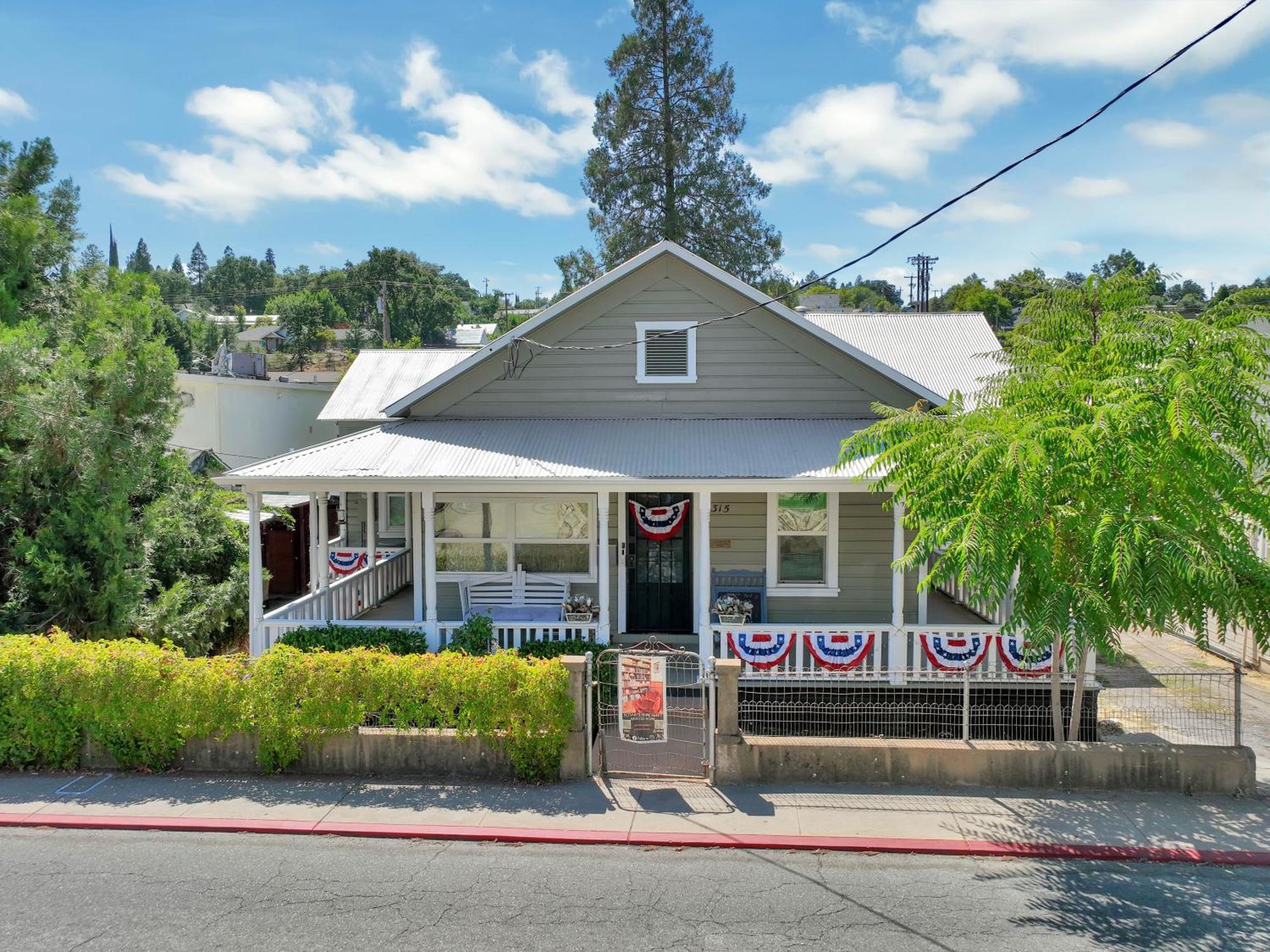 Spacious Downtown Jackson Retreat- Historic Hangout Exterior photo
